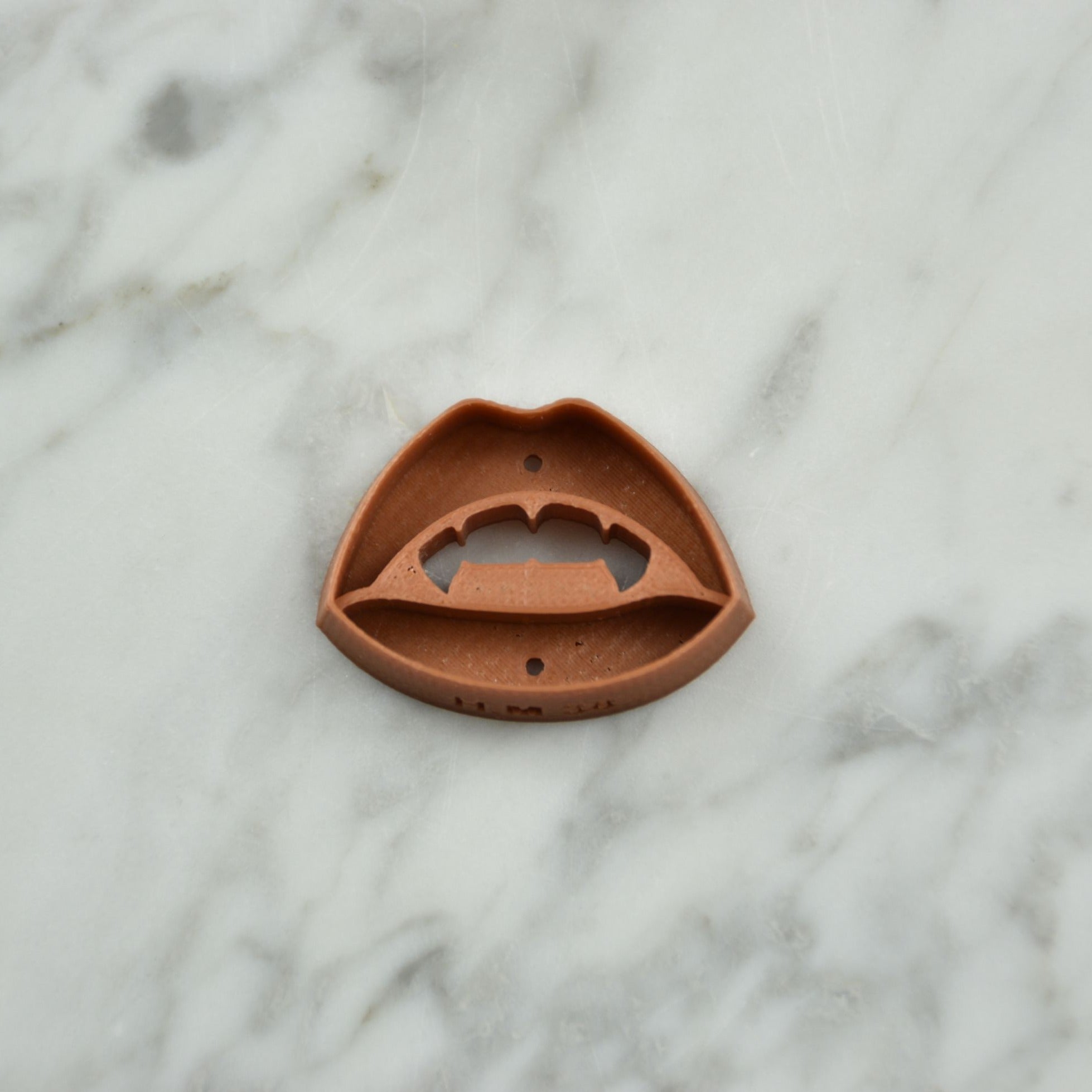 Lips Cutter Fang Lips Cutter – Heymakerhey